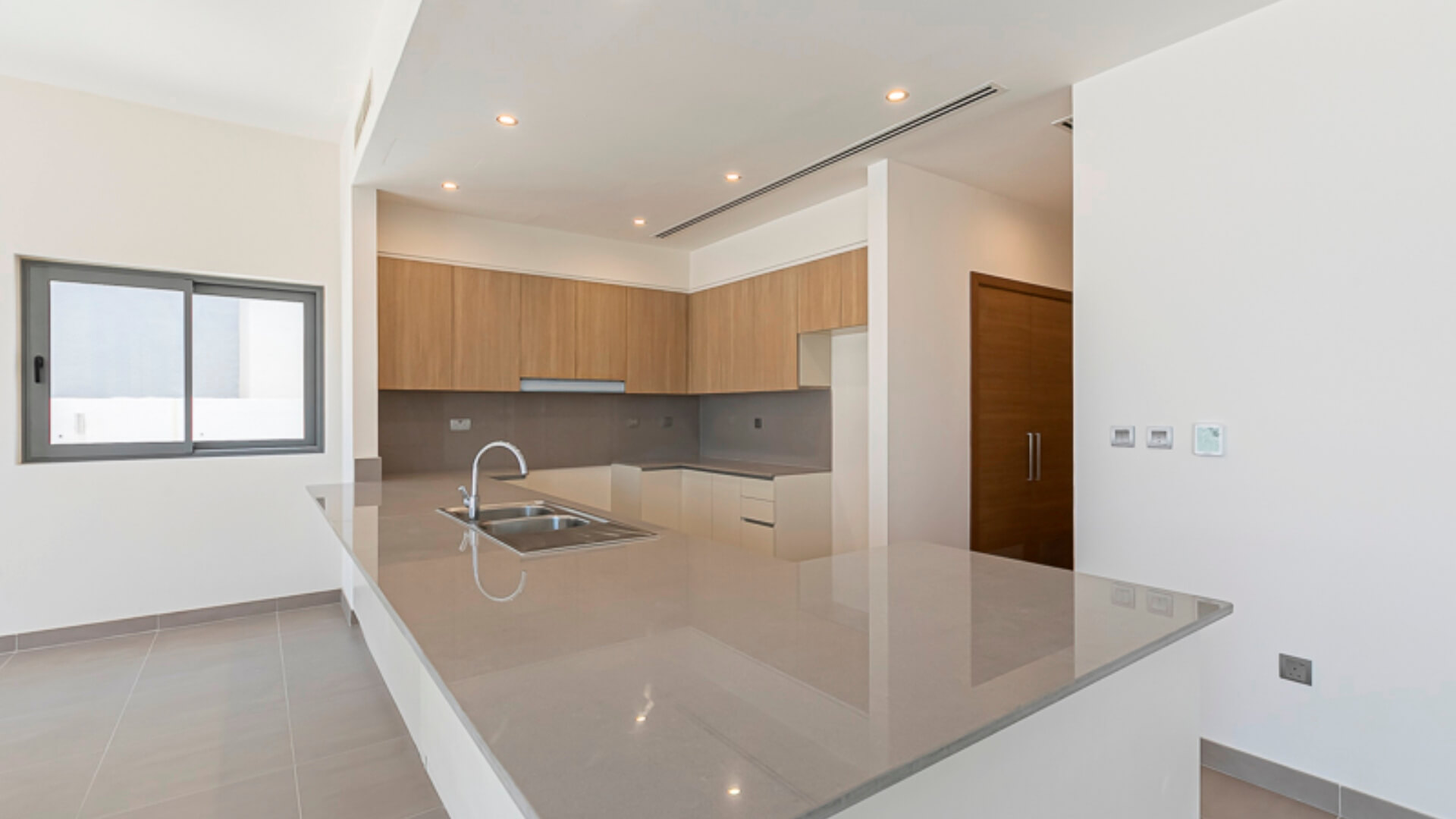 Villa zum Verkauf in Dubai, VAE, 5 Schlafzimmer, 510 m², Nr. 24341 – Foto 4