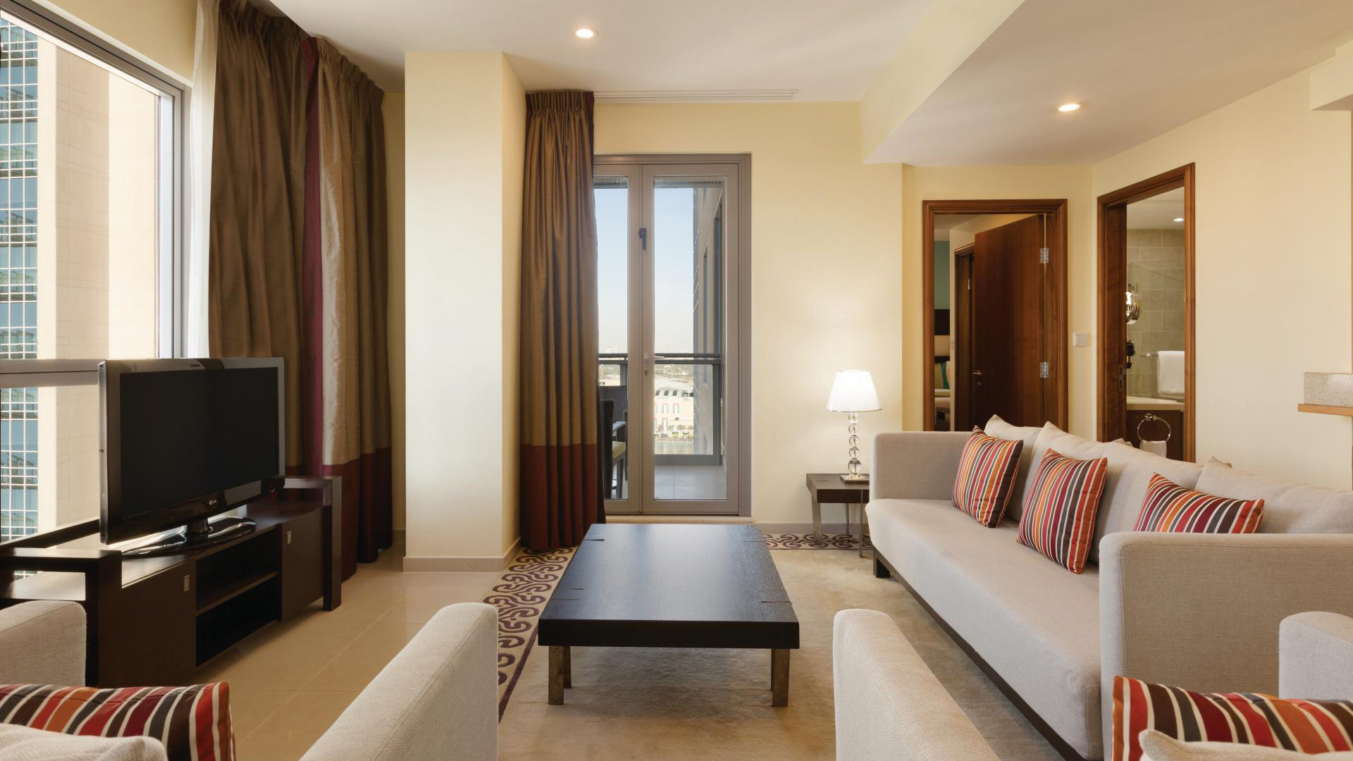 Apartamento para venda em The Opera District, Dubai, EAU 2 quartos, 102 m². № 23901 - foto 1