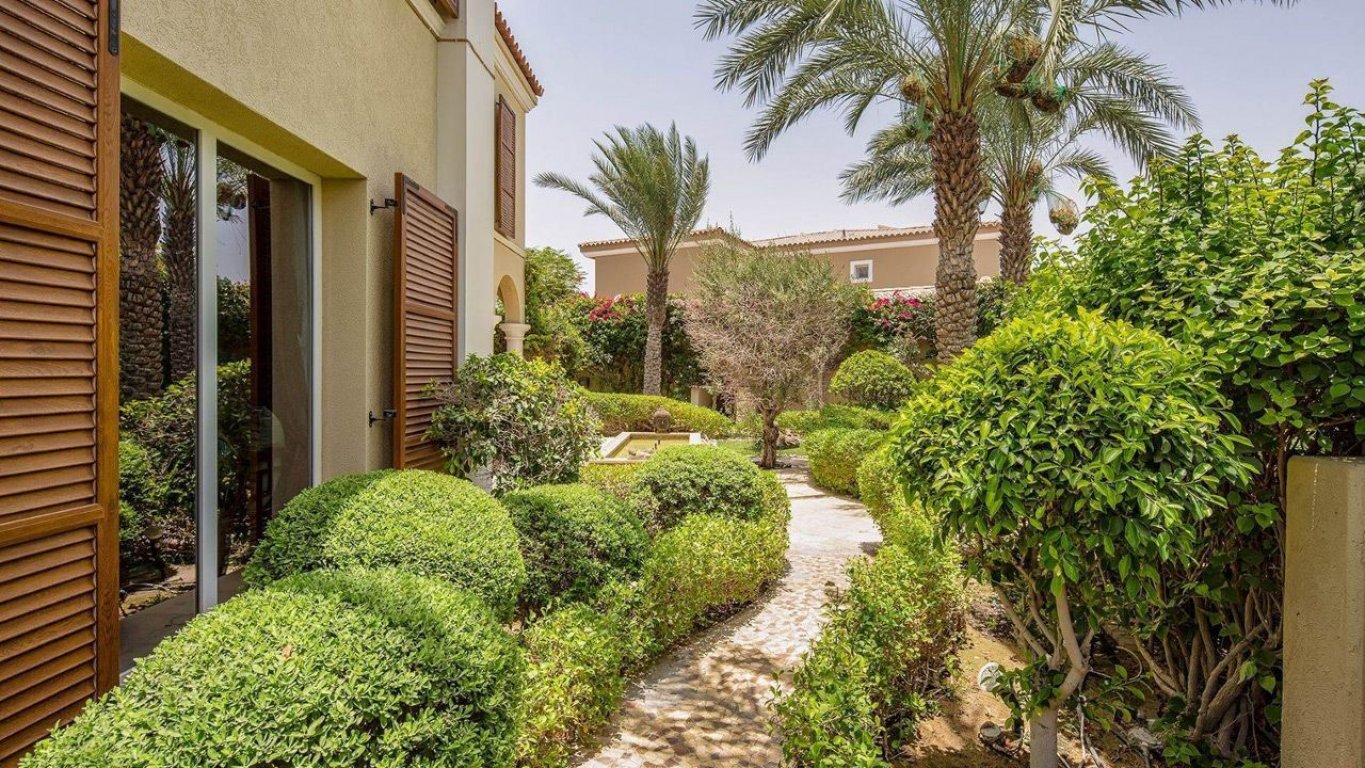 Villa for sale in Dubai, UAE, 3 bedrooms, 307 m², No. 24040 – photo 1