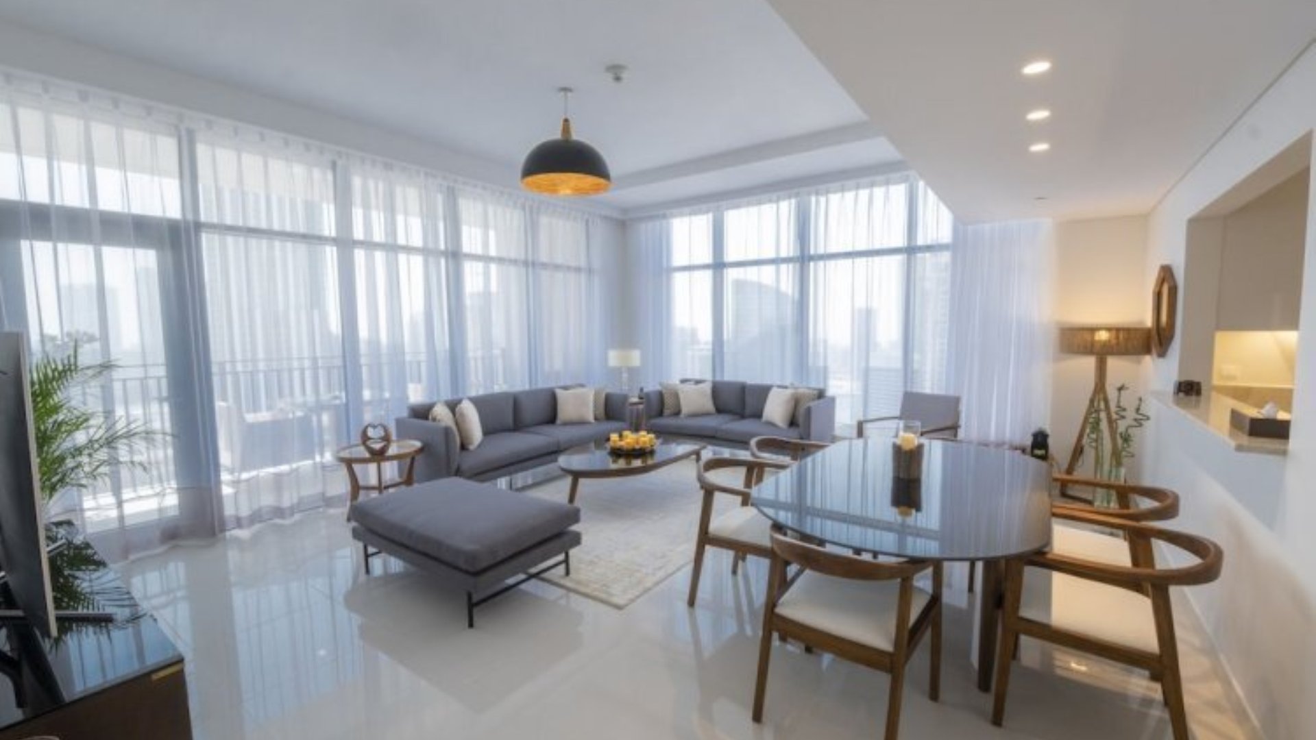 Apartment in Downtown Dubai, Dubai, UAE, 3 bedrooms, 207 sq.m. No. 24312 - 1