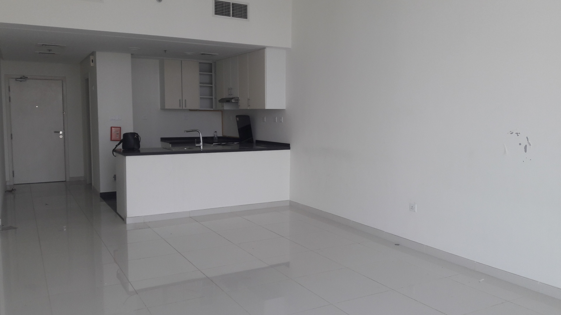Apartment for sale in Dubai, UAE, 1 bedroom, 122 m², No. 24518 – photo 2