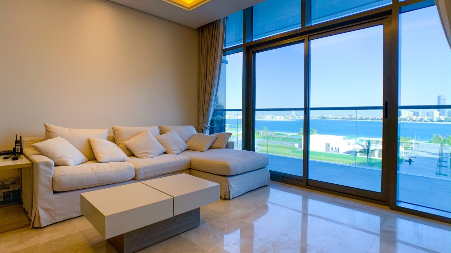 Apartment in Palm Jumeirah, Dubai, UAE, 1 bedroom, 126 sq.m. No. 24478 - 1