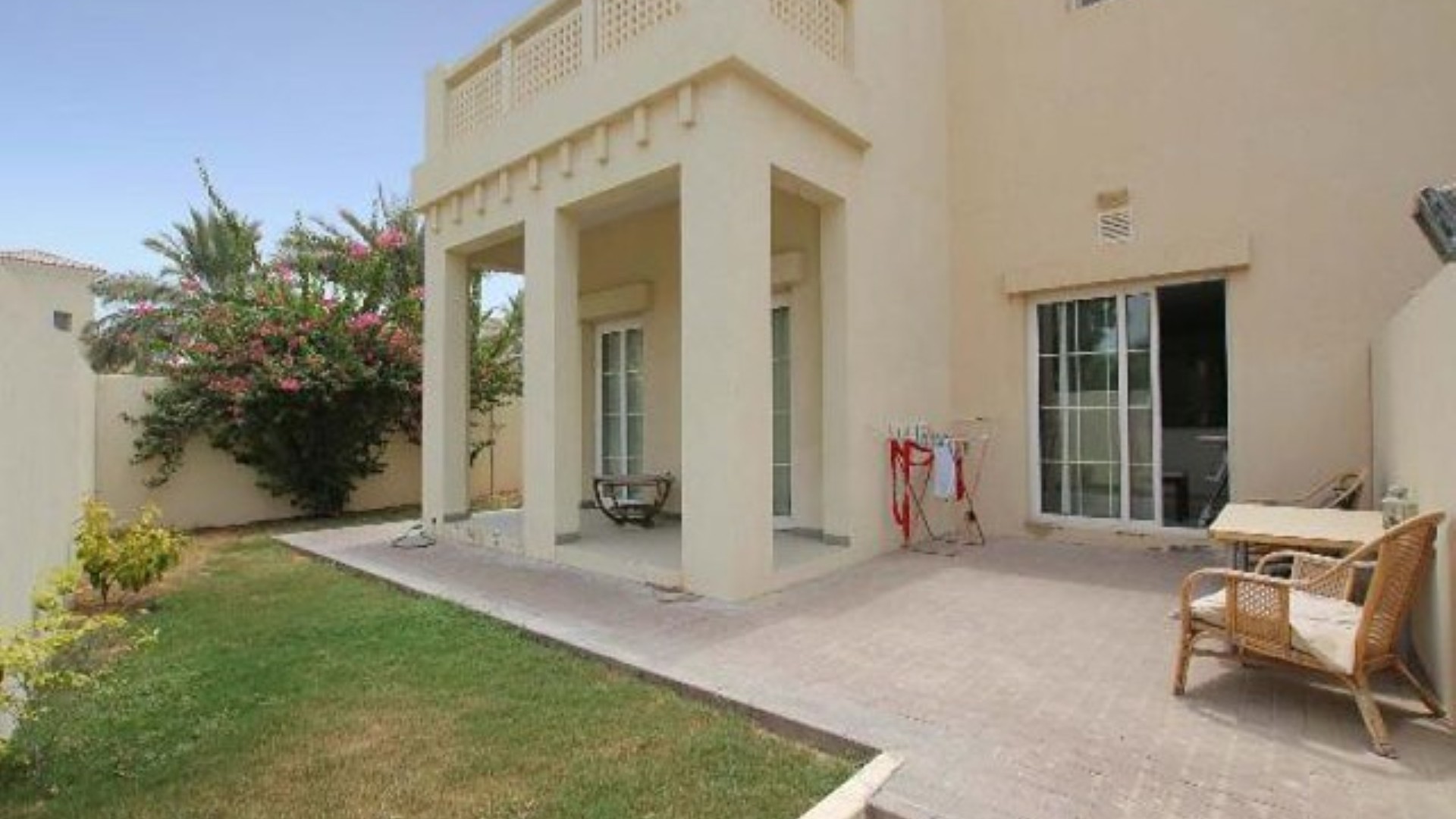 Villa in The Lakes, Dubai, UAE, 3 bedrooms, 371 sq.m. No. 25538 - 2
