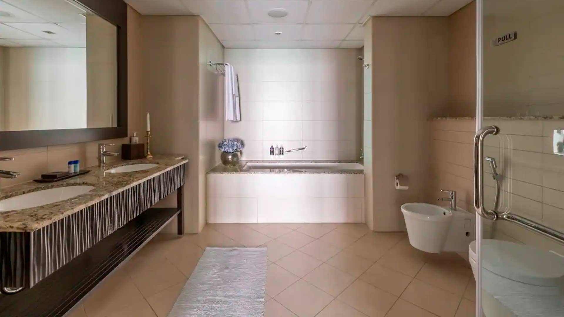 Apartment in Palm Jumeirah, Dubai, UAE, 1 bedroom, 107 sq.m. No. 25607 - 5